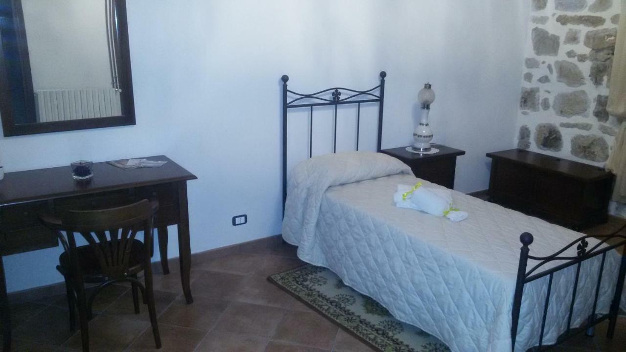 Agriturismo La Stragola Nicosia Buitenkant foto